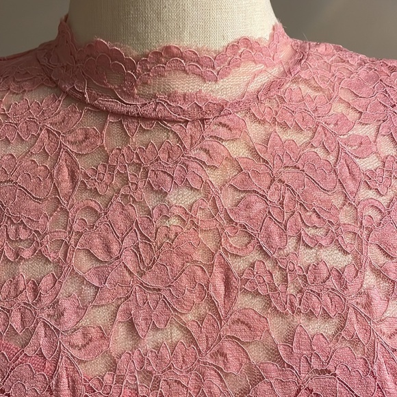 Lace stretch top / blouse mock neckline overlay with attached tank S/S pink sz S - Picture 3 of 15